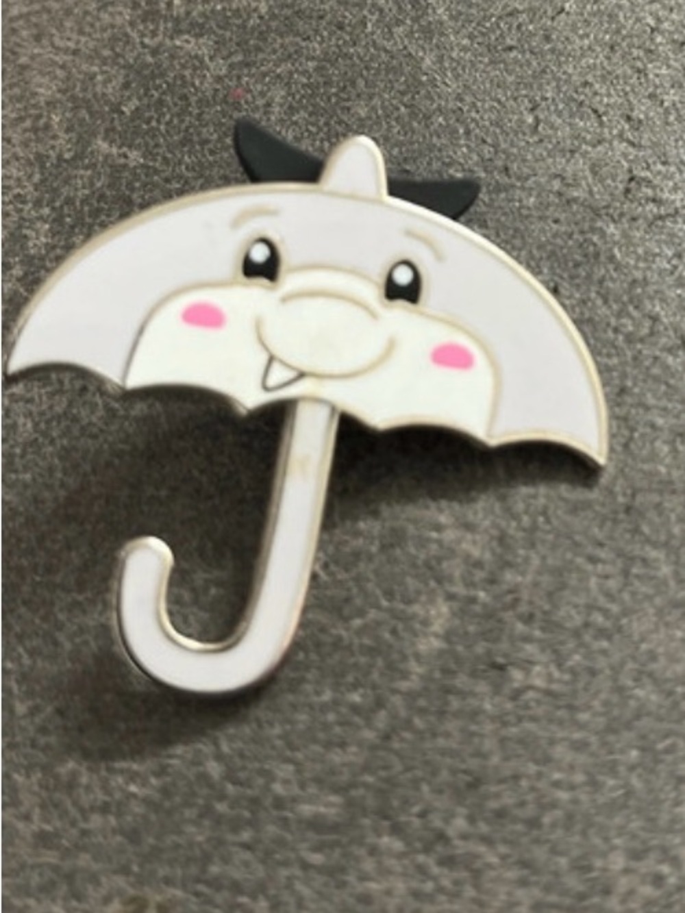 Cute White Umbrella Shark Enamel Pin for Kid sea world pin